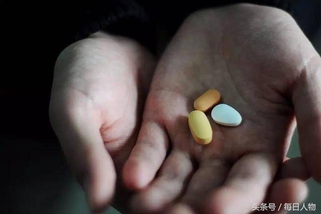 一个三线城市的艾滋故事:男同感染者占八成,亲人冷漠歧视比病毒还可怕