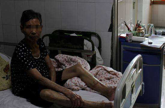 老人输血染艾:医院和血站被判担责7成 感染源成谜