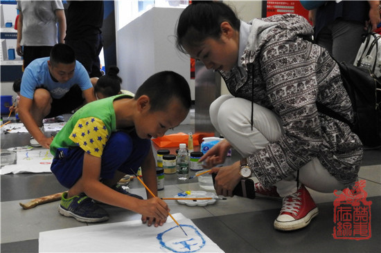 图为活动现场实况