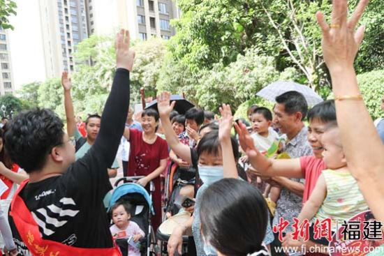 禁毒防艾进社区活动合影