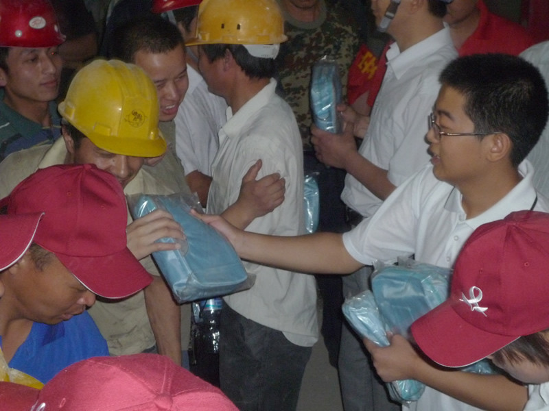 中国农业大学红丝带健康包进工地